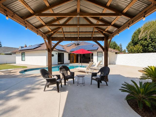 445 E Audubon Drive, Fresno, CA 93720