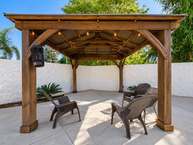 445 E Audubon Drive, Fresno, CA 93720