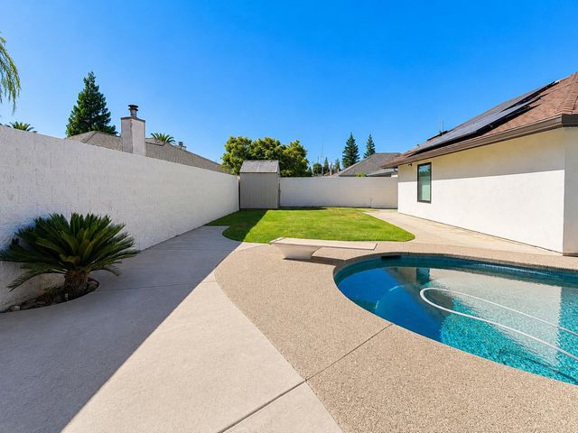 445 E Audubon Drive, Fresno, CA 93720