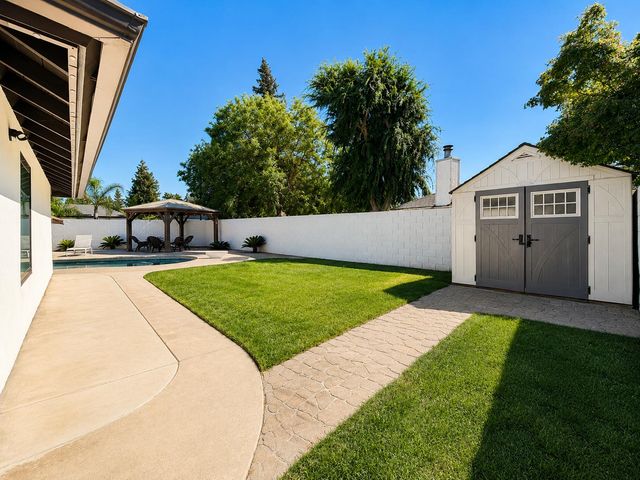 445 E Audubon Drive, Fresno, CA 93720