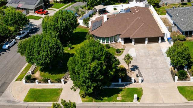 445 E Audubon Drive, Fresno, CA 93720