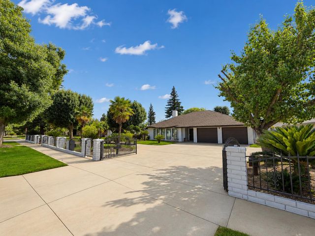 445 E Audubon Drive, Fresno, CA 93720