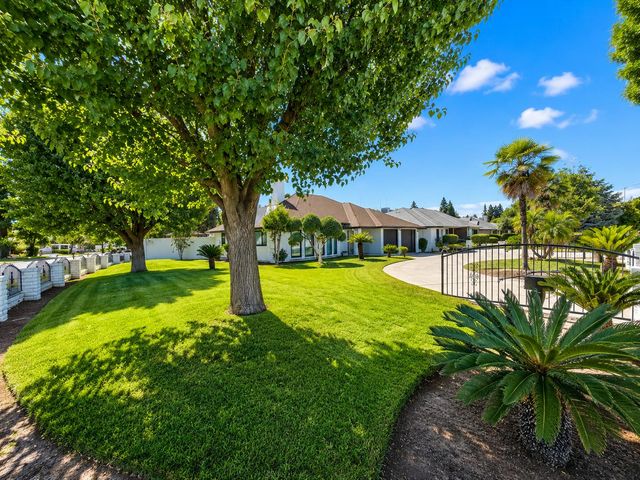 445 E Audubon Drive, Fresno, CA 93720