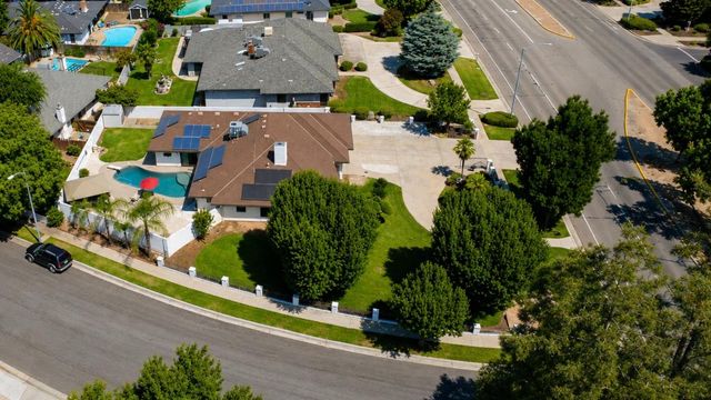 445 E Audubon Drive, Fresno, CA 93720