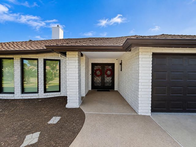 445 E Audubon Drive, Fresno, CA 93720