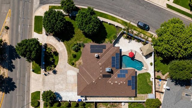 445 E Audubon Drive, Fresno, CA 93720