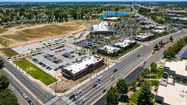 445 E Audubon Drive, Fresno, CA 93720