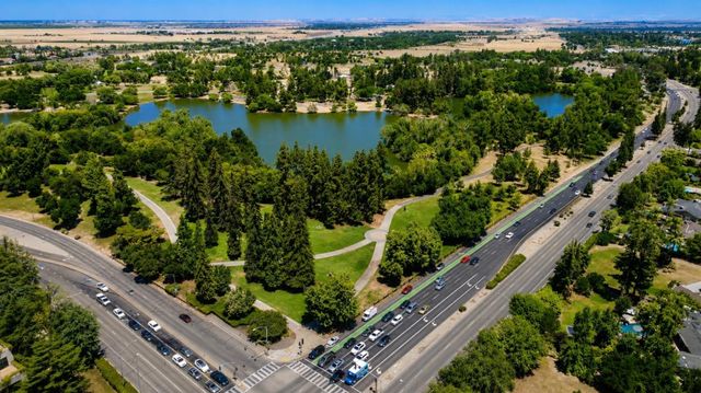 445 E Audubon Drive, Fresno, CA 93720