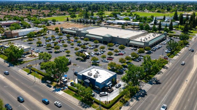 445 E Audubon Drive, Fresno, CA 93720