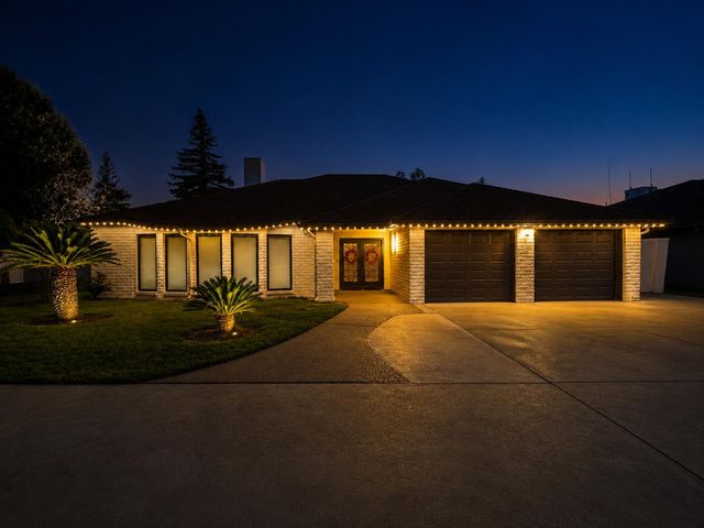 445 E Audubon Drive, Fresno, CA 93720