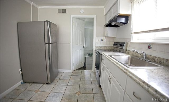 29022 John Hauk Street, Garden City, MI 48135