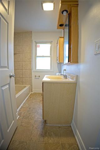 29022 John Hauk Street, Garden City, MI 48135
