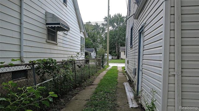 29022 John Hauk Street, Garden City, MI 48135