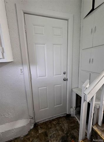 29022 John Hauk Street, Garden City, MI 48135