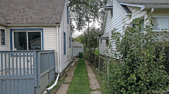 29022 John Hauk Street, Garden City, MI 48135