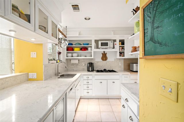 9403 Denbury Way, Houston, TX 77025