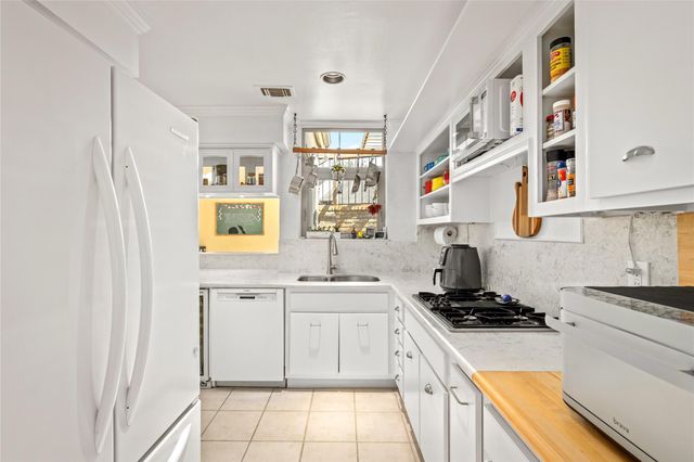 9403 Denbury Way, Houston, TX 77025