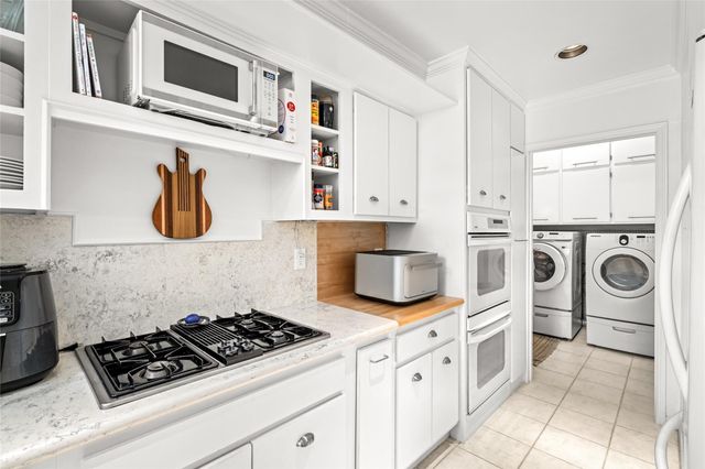 9403 Denbury Way, Houston, TX 77025