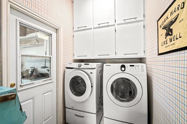 9403 Denbury Way, Houston, TX 77025