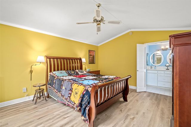 9403 Denbury Way, Houston, TX 77025