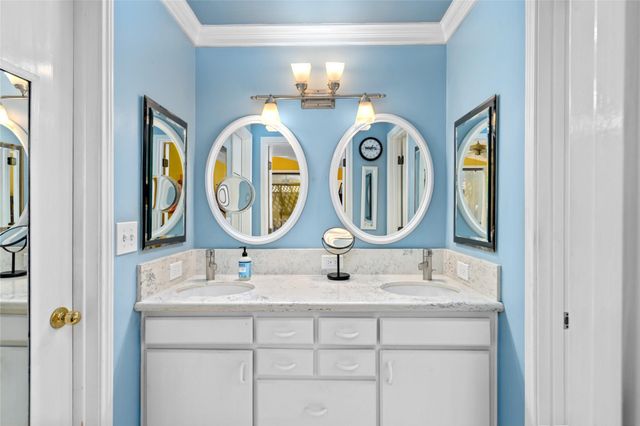 9403 Denbury Way, Houston, TX 77025