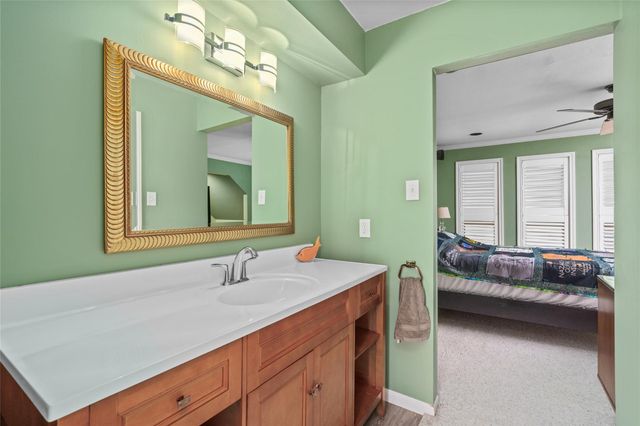 9403 Denbury Way, Houston, TX 77025