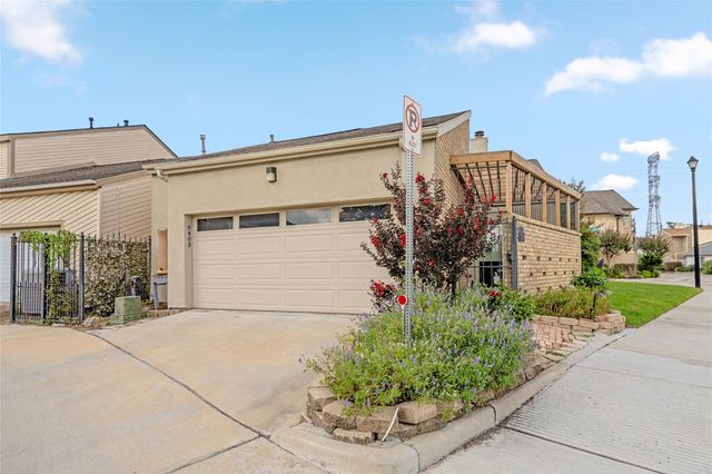 9403 Denbury Way, Houston, TX 77025