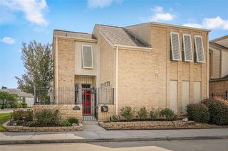 9403 Denbury Way, Houston, TX 77025