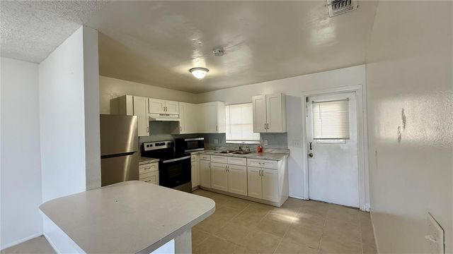 325 W PIERCE STREET 2, Lake Alfred, FL 33850