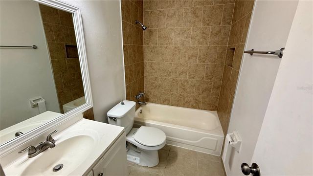 325 W PIERCE STREET 2, Lake Alfred, FL 33850