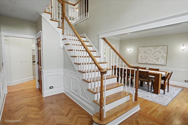 1772 Challenger Court, Wheaton, IL 60189