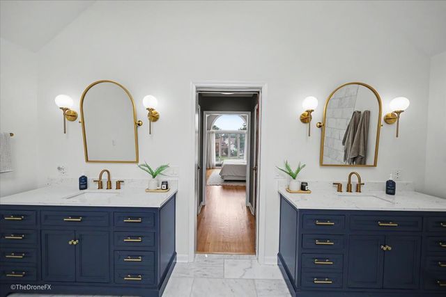 1772 Challenger Court, Wheaton, IL 60189