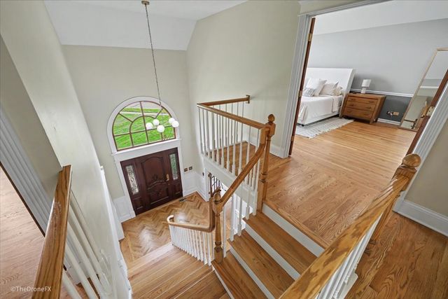 1772 Challenger Court, Wheaton, IL 60189