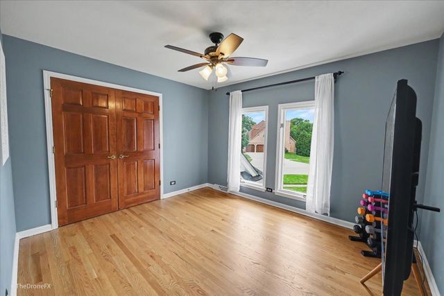 1772 Challenger Court, Wheaton, IL 60189