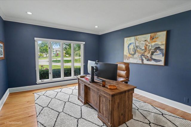 1772 Challenger Court, Wheaton, IL 60189