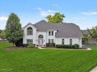 1772 Challenger Court, Wheaton, IL 60189