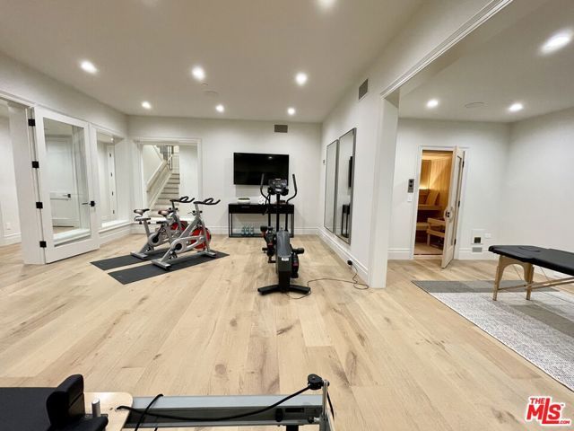 12730 Hanover Street, Los Angeles, CA 90049