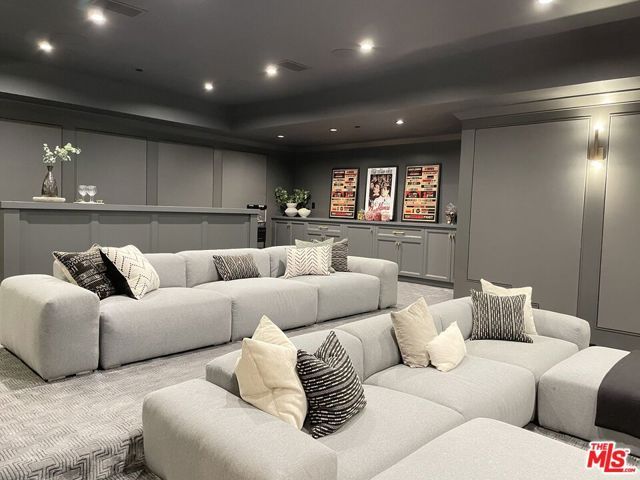 12730 Hanover Street, Los Angeles, CA 90049