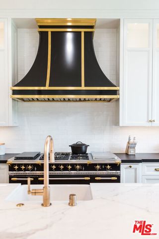 12730 Hanover Street, Los Angeles, CA 90049