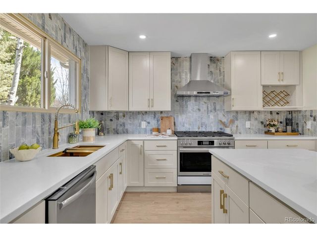 6835 W Polk Ave, Littleton, CO 80123