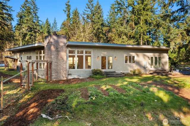 11918 SW 236th St, Vashon, WA 98070