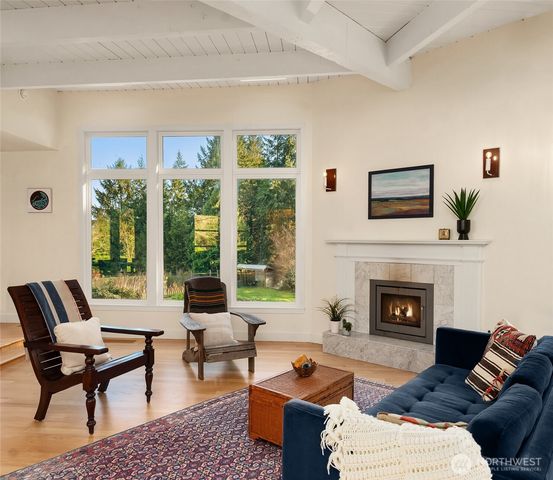 11918 SW 236th St, Vashon, WA 98070