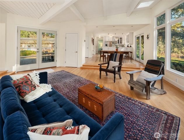 11918 SW 236th St, Vashon, WA 98070