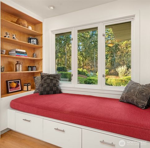 11918 SW 236th St, Vashon, WA 98070