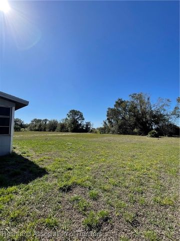 124 Oxford Road, Sebring, FL 33876