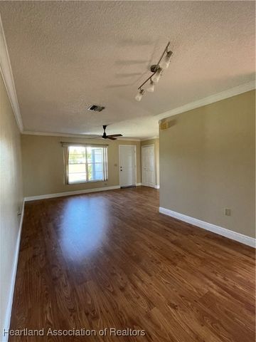 124 Oxford Road, Sebring, FL 33876