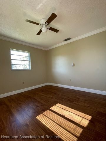 124 Oxford Road, Sebring, FL 33876