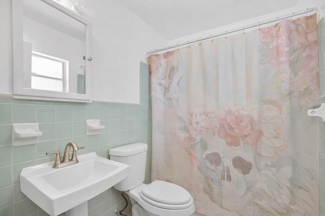 722 TUCKER AVENUE, Orlando, FL 32807