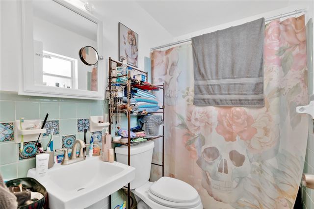 722 TUCKER AVENUE, Orlando, FL 32807