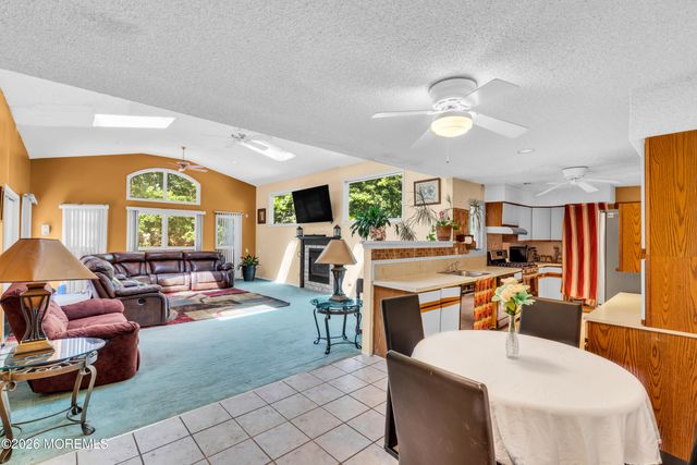 21 Chelsea Road, Jackson, NJ 08527
